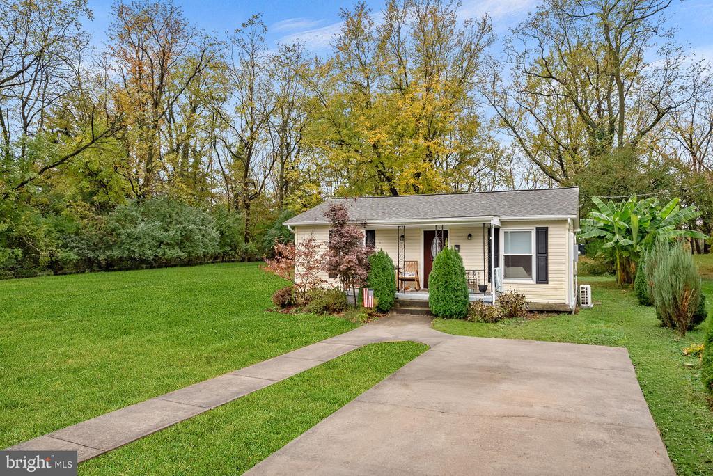 Foto principal - 219 Josephine St