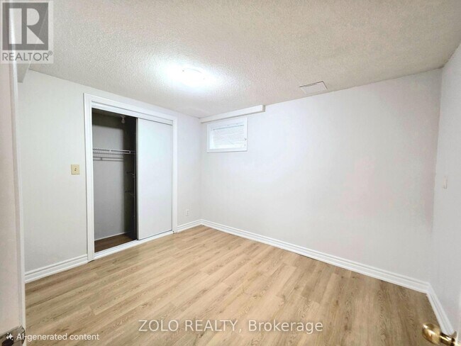 Photo du bâtiment - 4233 Greybrook Crescent