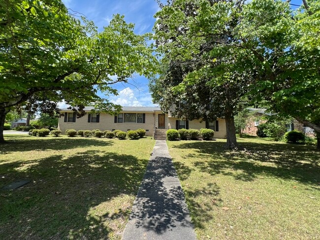 Building Photo - 905 Walters Ln