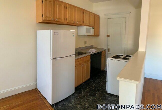 Building Photo - 117 Park Dr