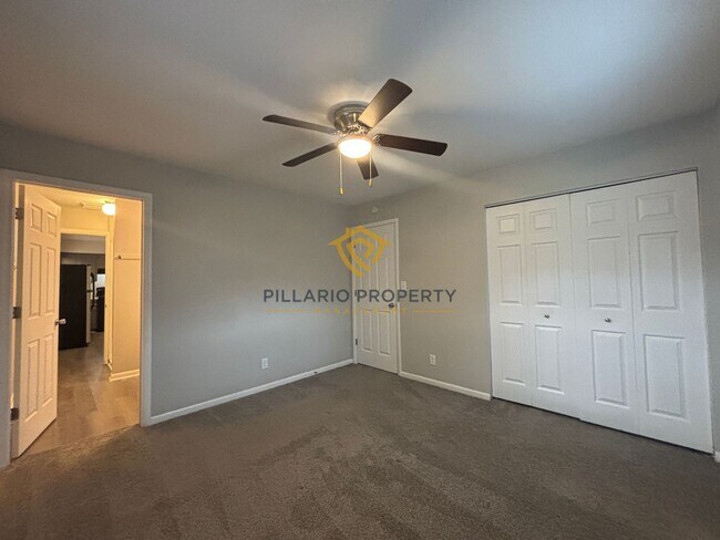 Foto del edificio - $500 OFF MOVE-IN SPECIAL!! Beautifully Updated 3 Bedroom, 2 Bath Home on a Corner Lot – Move-In R...