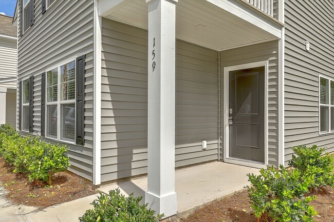 Building Photo - Shady Oaks Subdivision!