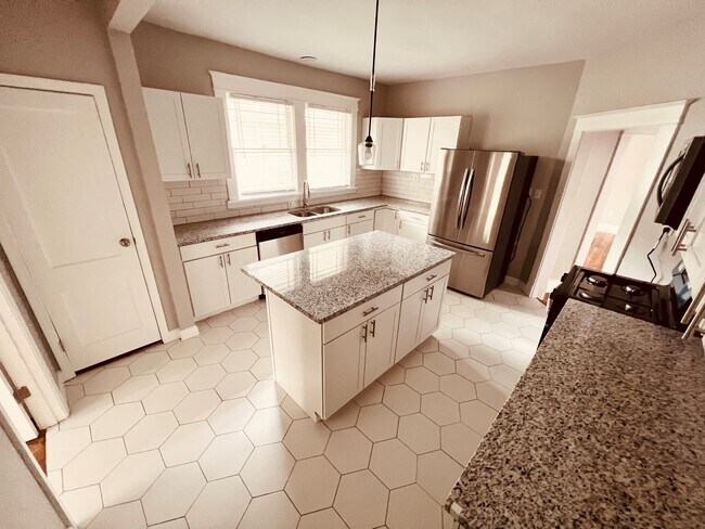 Kitchen - 485 S Reese St