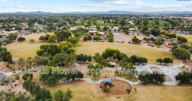 Foto del edificio - 691 W Fairview St