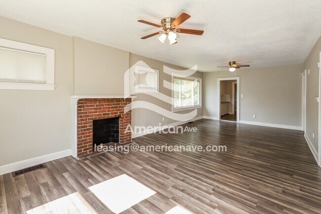 Foto del edificio - 4204 Monroe Ave