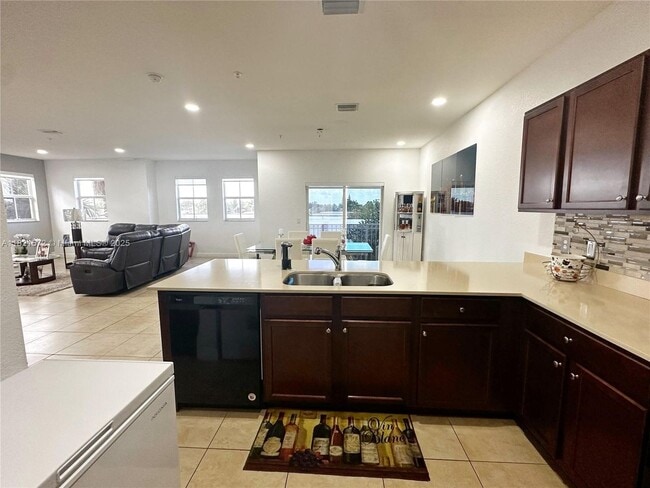 Foto del edificio - 260 NW 109th Ave