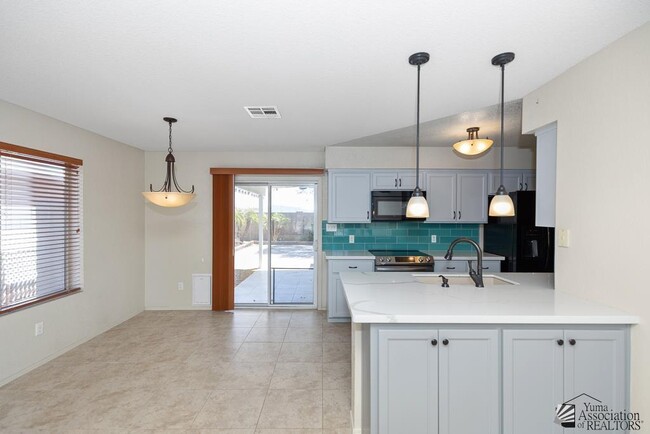Building Photo - 4067 S Sunlight Way