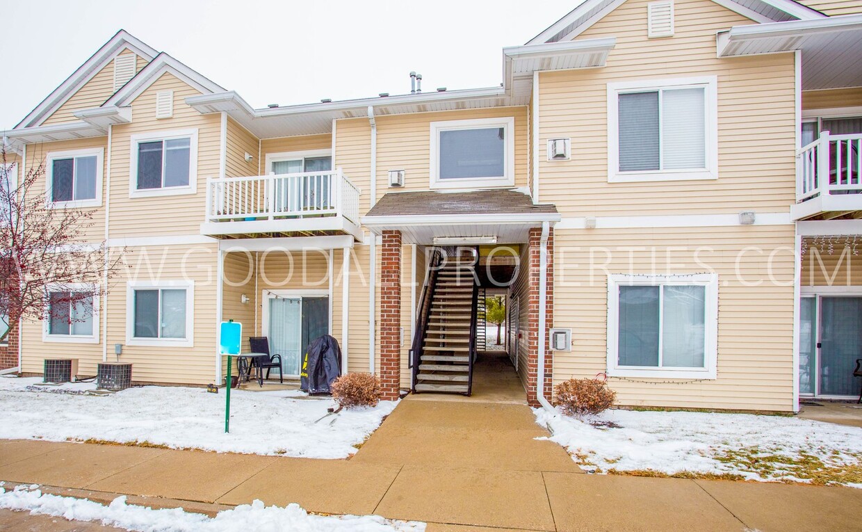 Primary Photo - 3 bedroom 2 bath condo in Waukee