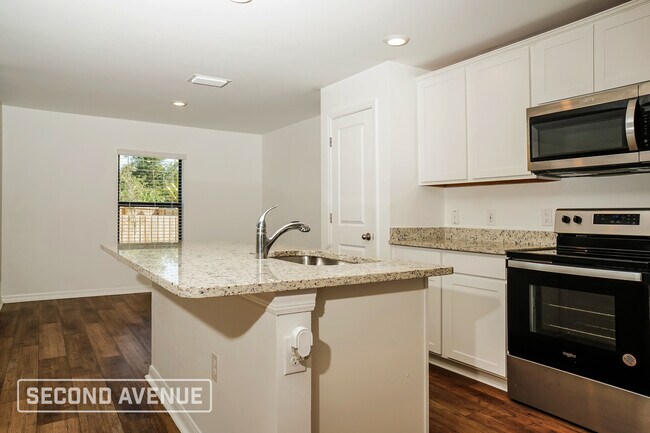 Foto del edificio - 4066 Chamrade Rd