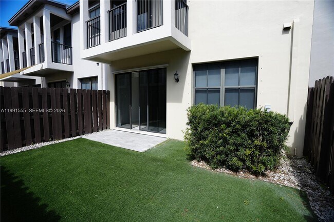Foto del edificio - 10468 NW 61 Ln.