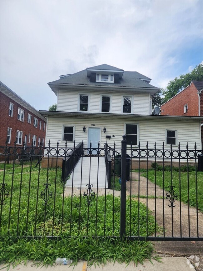 Building Photo - 3922 Fairview Ave