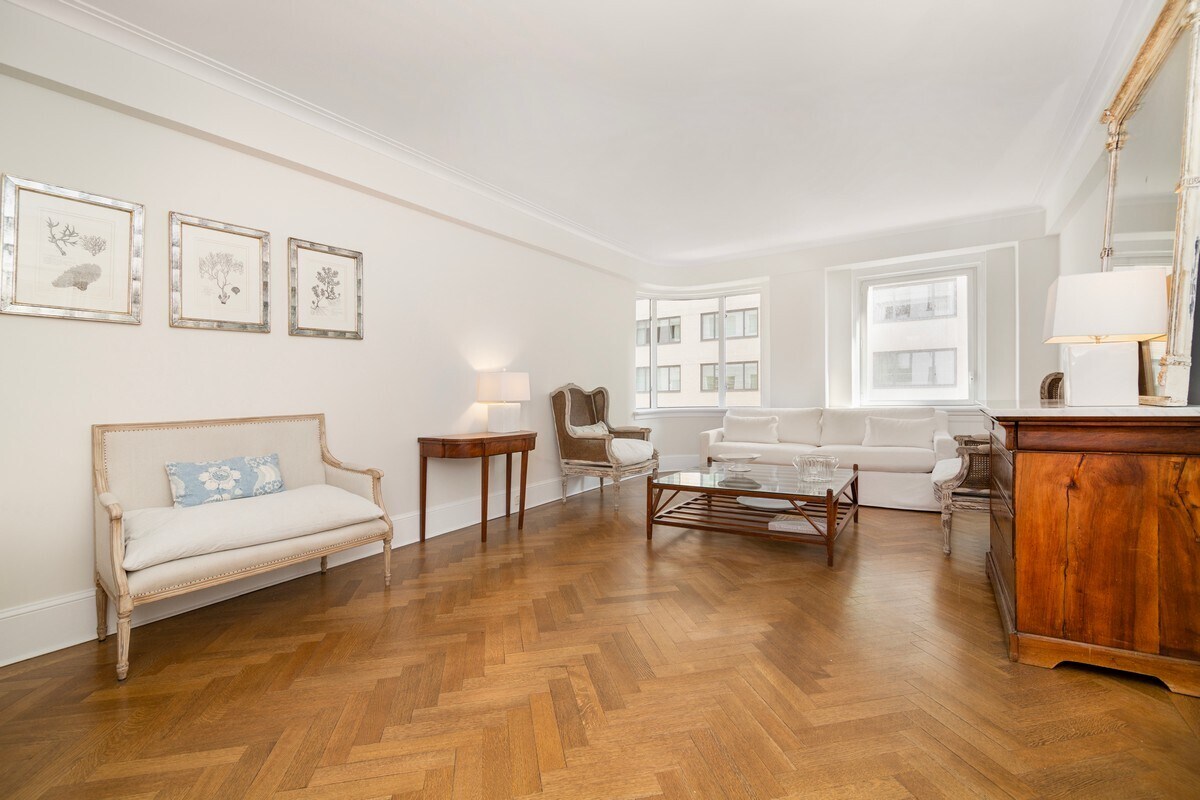 Primary Photo - 530 Park Ave