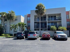 Building Photo - 10815 SW 112th Ave