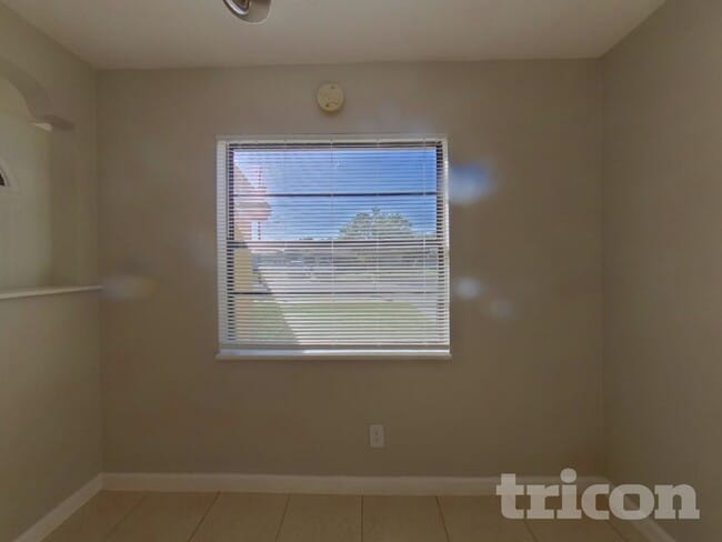 Building Photo - 1318 Baker Dr