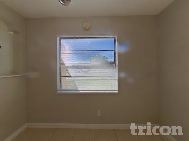 Foto del edificio - 1318 Baker Dr