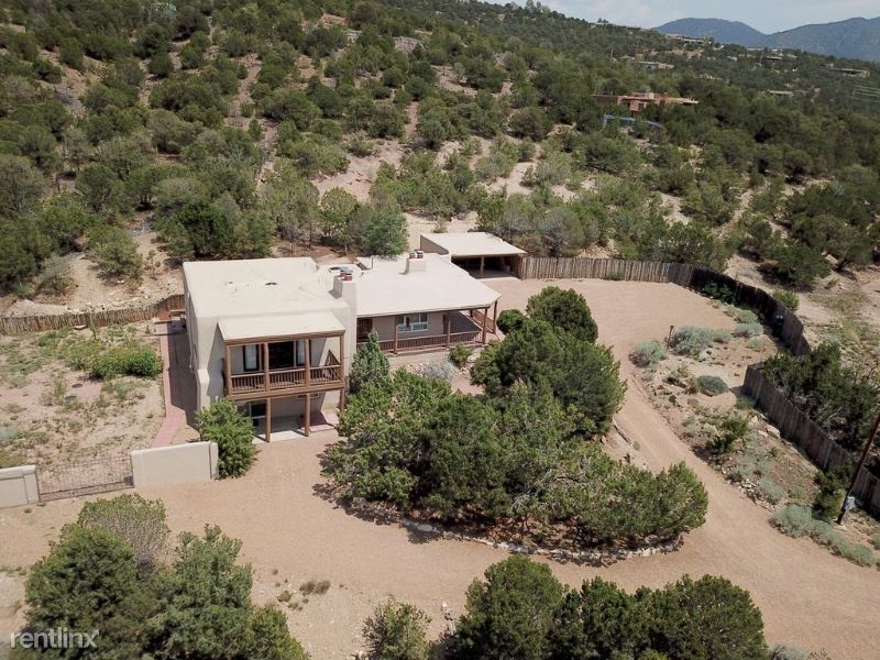 Foto principal - 4 br, 2 bath House - 815 Gonzales Rd