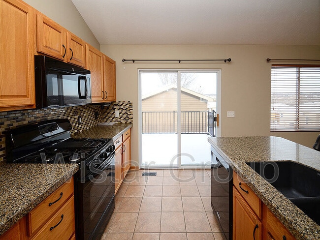 Foto del edificio - 15812 Redwood St