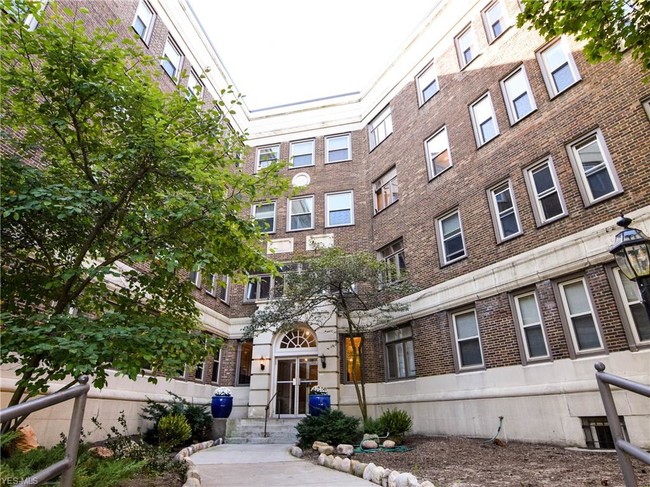 Building Photo - 2330 Euclid Heights Blvd