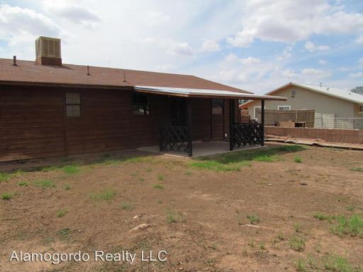 Building Photo - 303 Plainview Dr
