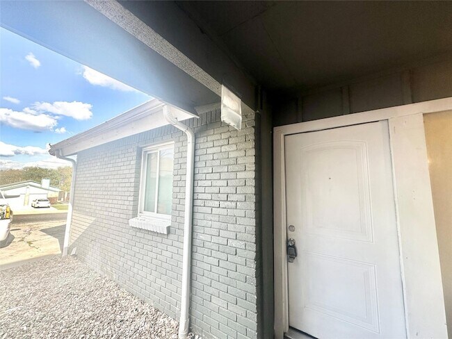 Foto del edificio - 5101 Purple Sage Dr