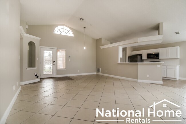 Building Photo - 2504 Davenport Cir