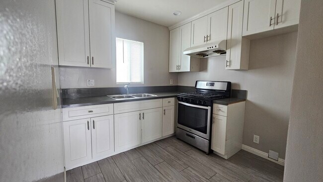 Foto del edificio - 7751 Milton Ave
