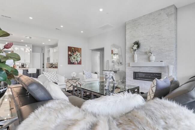 Building Photo - 81695-695 Thunder Gulch Way