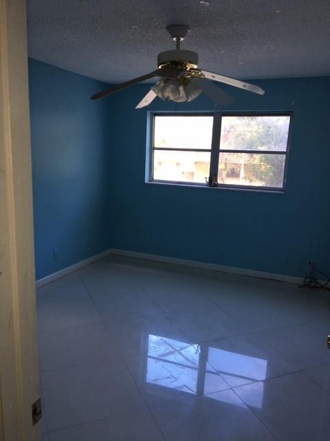 Foto del edificio - 4046 NW 19th St