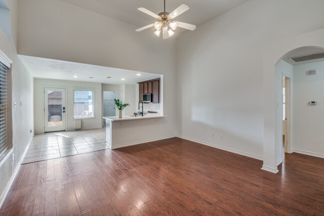 Foto del edificio - 8912 Tucker St