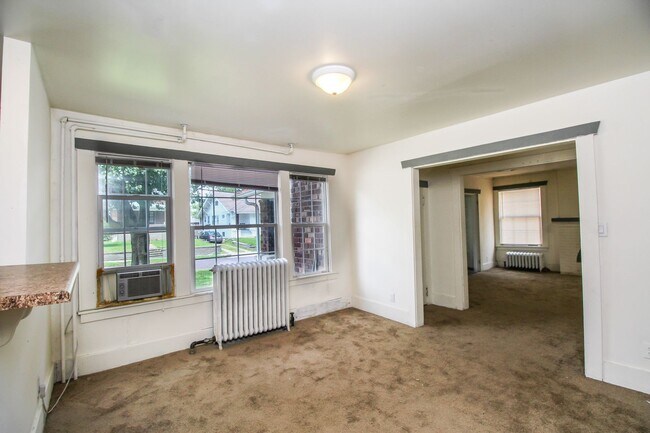 Foto del edificio - 6 Bed 3 Bath House on East Campus!