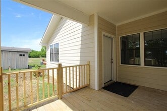 Building Photo - 106 Austin St
