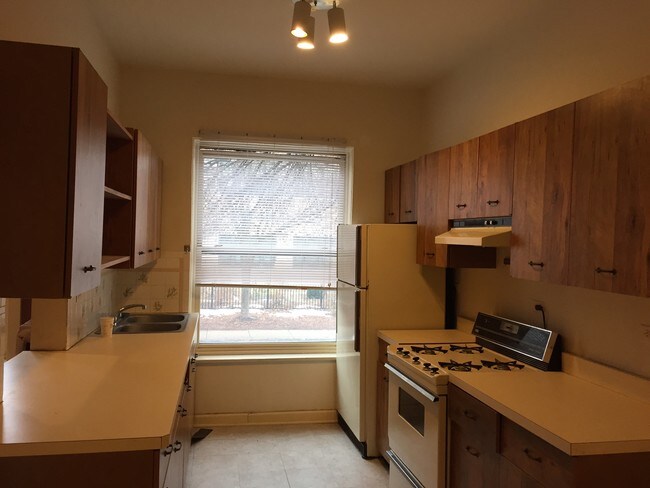 Building Photo - 5401 S Ridgewood Ct