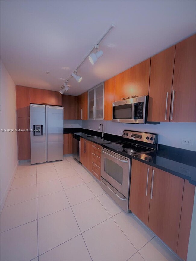 Building Photo - 7501 E Treasure Dr