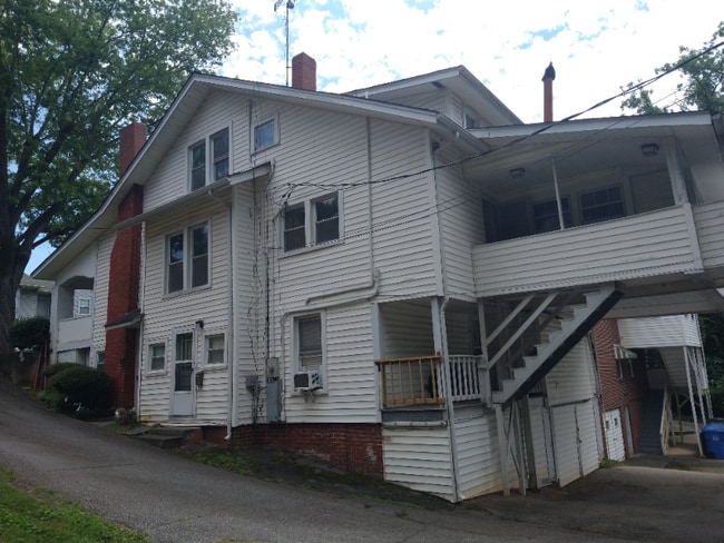 Building Photo - 509 10th St