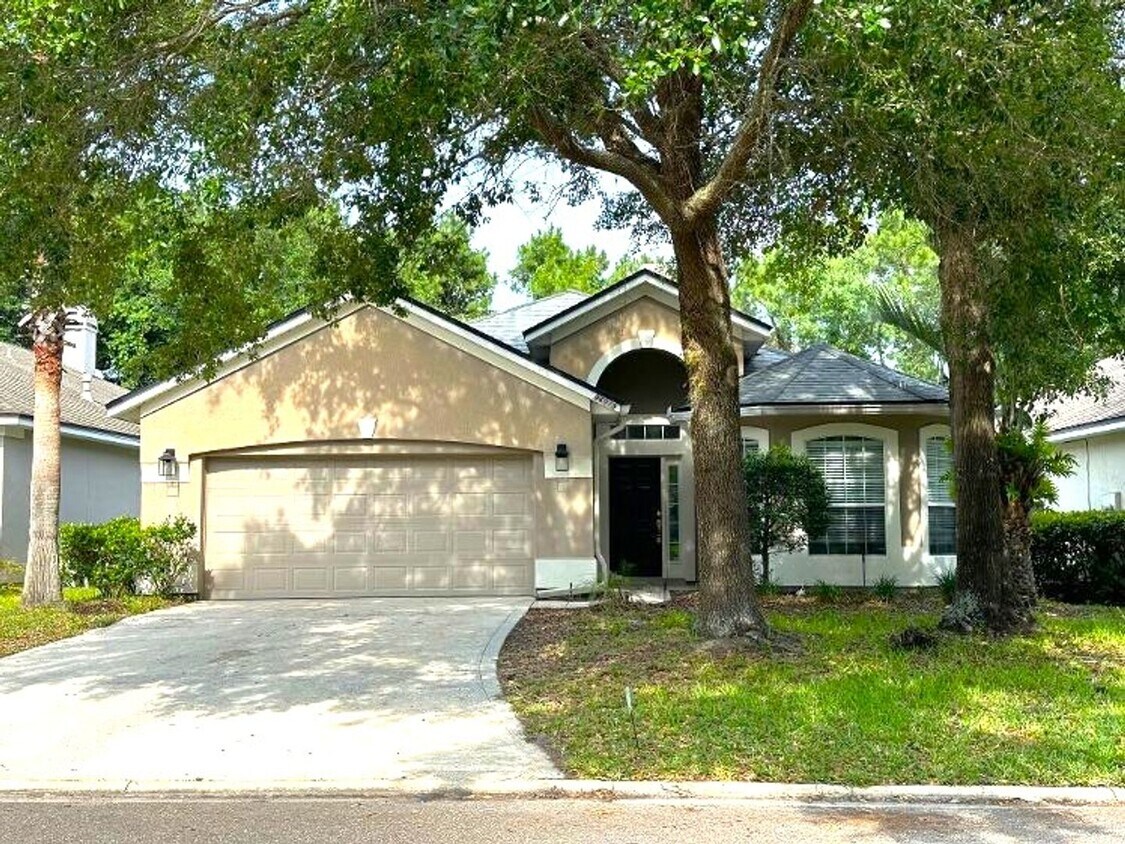 Primary Photo - Beautiful 4/3, Amenities Galore! Located i...