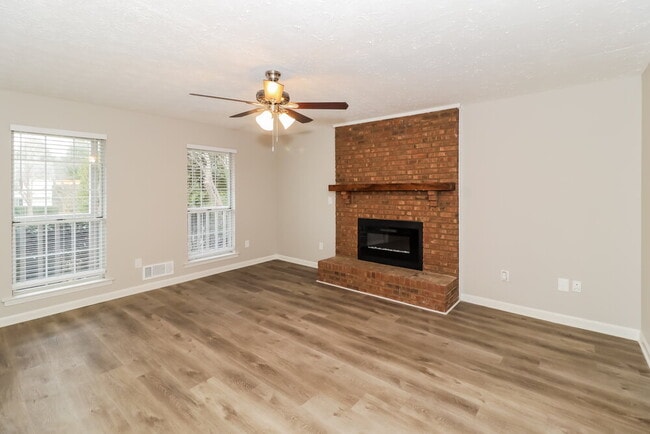 Foto del edificio - 2812 Country Farms Ct