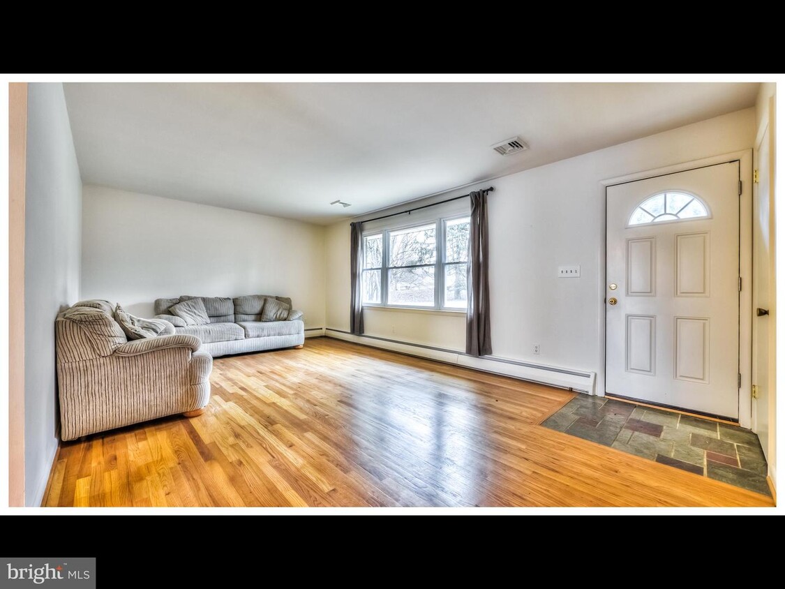 Foto principal - 2314 Mt Hebron Dr