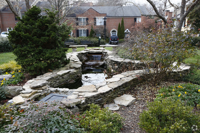 Foto del edificio - Lullwater Parc