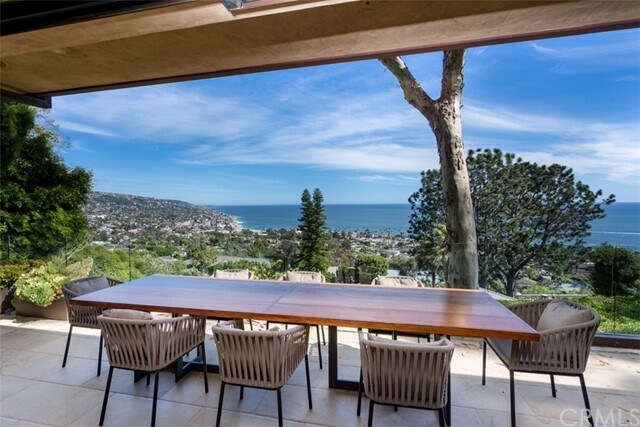 Foto del edificio - 22555 Allview Terrace
