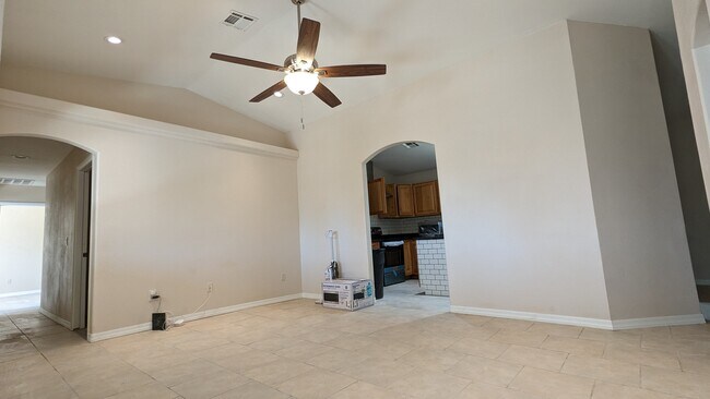 Building Photo - 855 W Taylor Ave