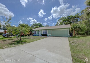 Building Photo - 1325 California Dr