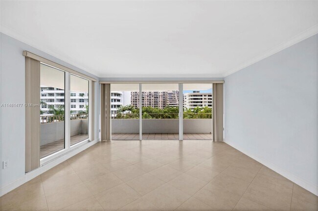 Building Photo - 155 Ocean Ln Dr