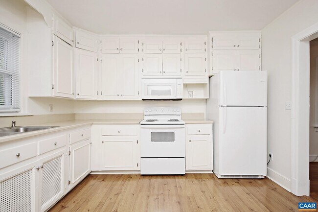 Foto del edificio - 2323 Fontaine Ave Ext