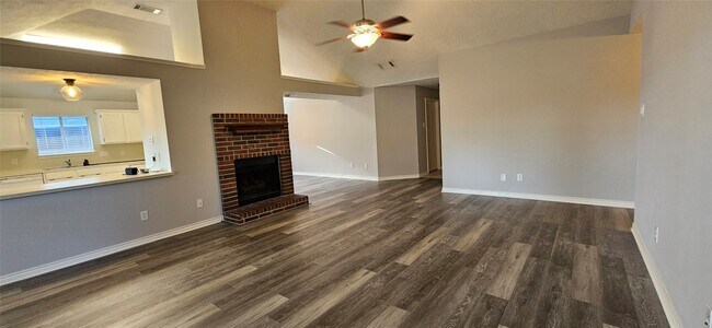 Building Photo - 4027 Avanti Dr