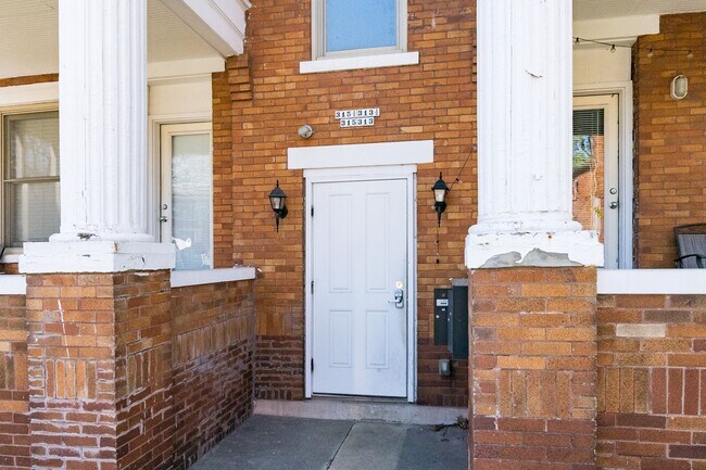 Foto del edificio - 313-315 Chittenden Ave