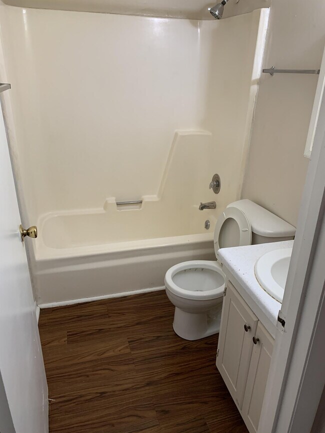 Building Photo - 2226 Jonathan Dr NW
