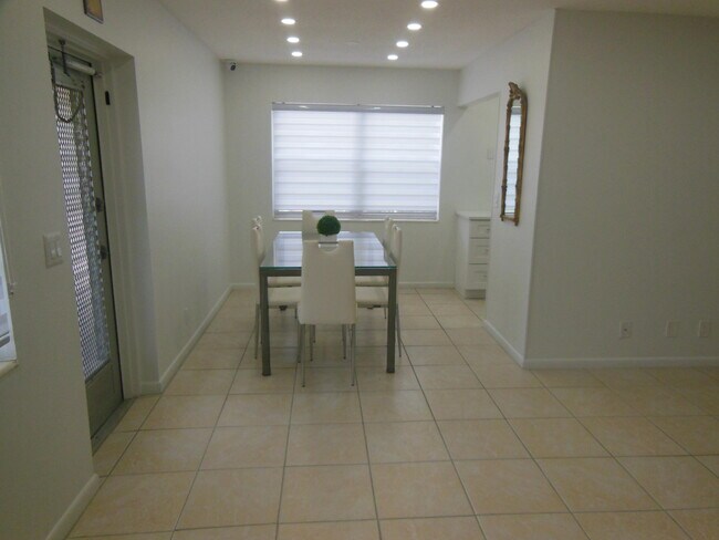 Foto del edificio - 156 Andover F