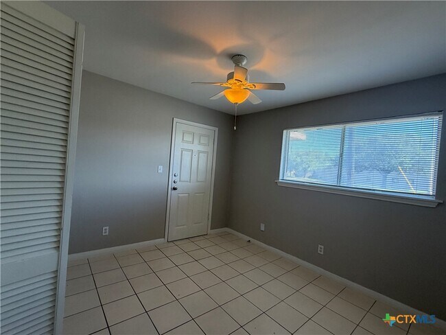 Foto del edificio - 111 Lancelot St