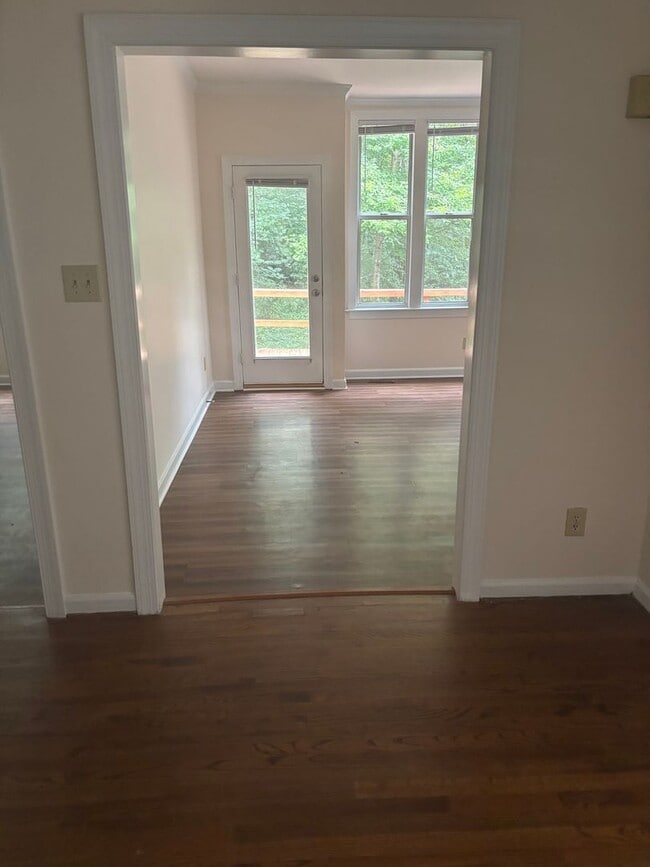 Building Photo - Great condo, GREAT PRICE! APPLY NOW!!