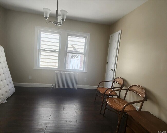Foto del edificio - 108-24 Springfield Blvd
